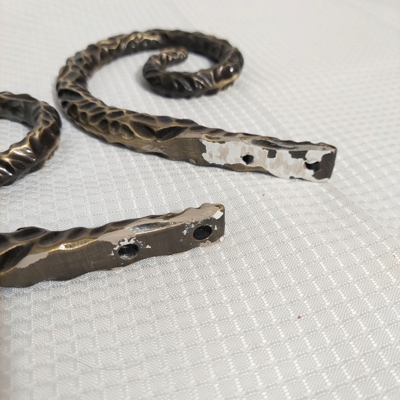 Vintage Brass Swirl Curtain Holders Textured Curly Q Pair Drapes - Picture 3 of 9